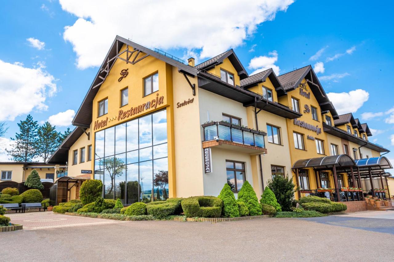 Hotel Szelcow Lesko Eksteriør billede