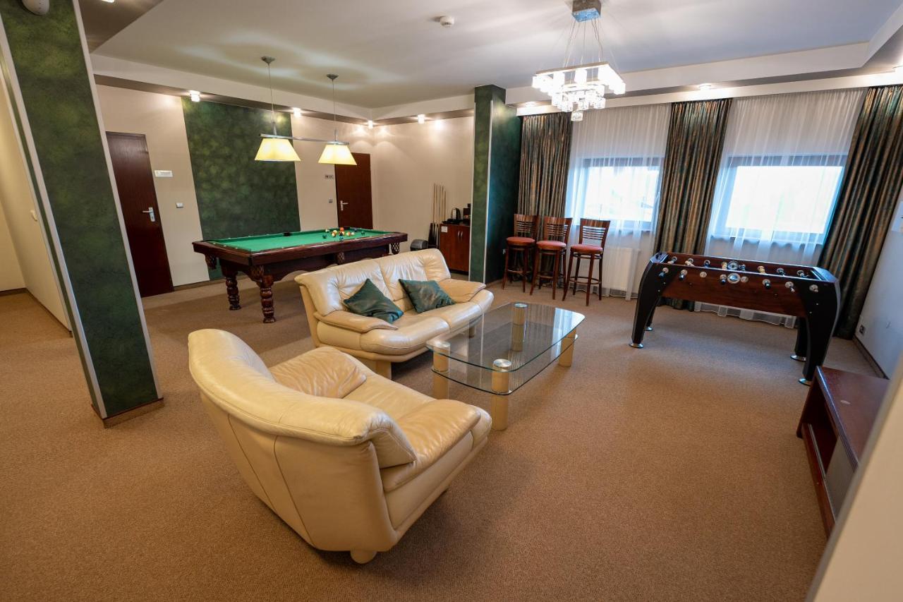 Hotel Szelcow Lesko Eksteriør billede