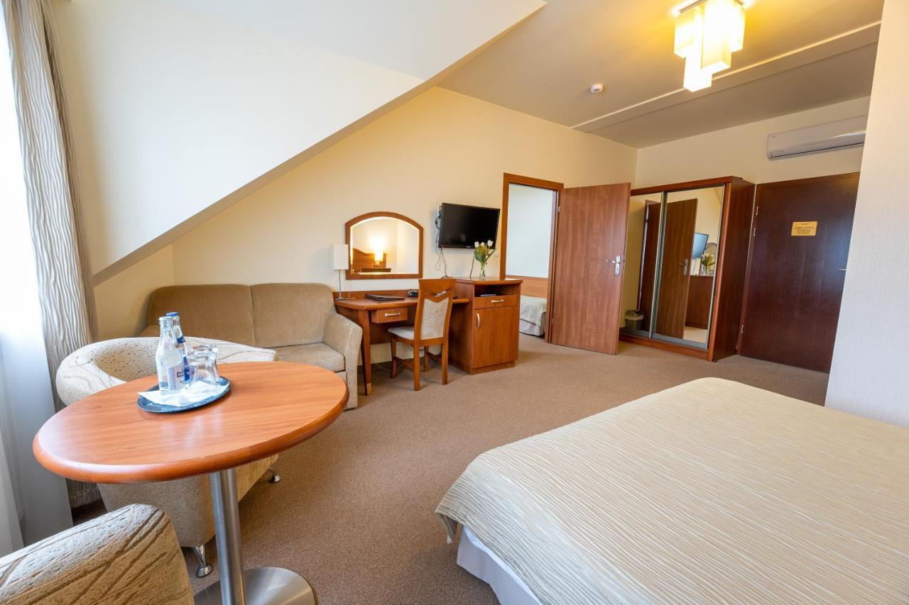 Hotel Szelcow Lesko Eksteriør billede