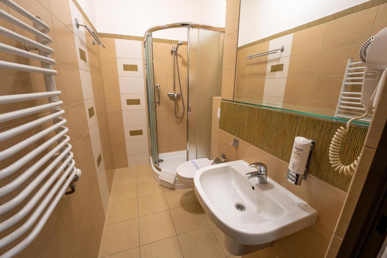 Hotel Szelcow Lesko Eksteriør billede
