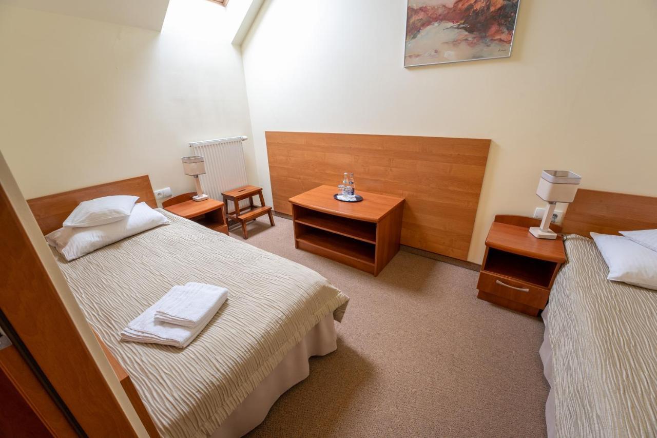 Hotel Szelcow Lesko Eksteriør billede