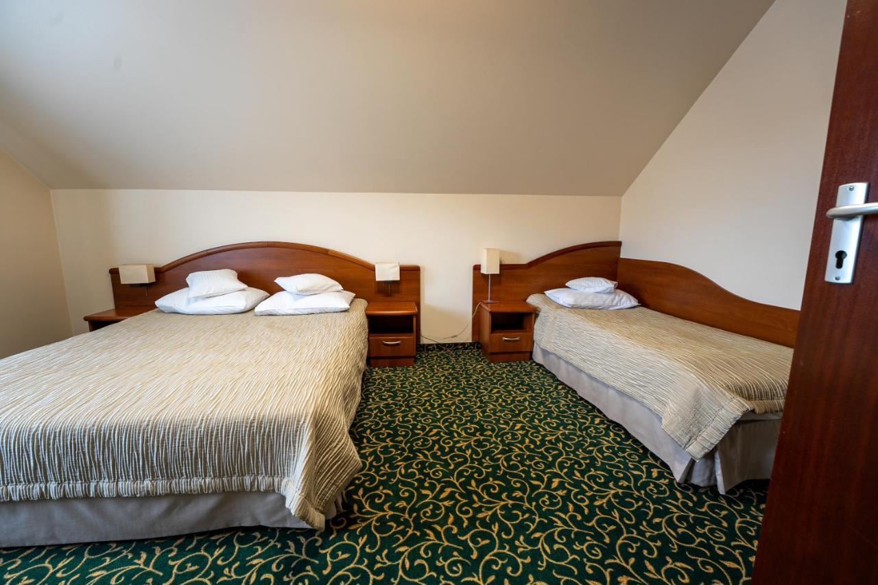 Hotel Szelcow Lesko Eksteriør billede