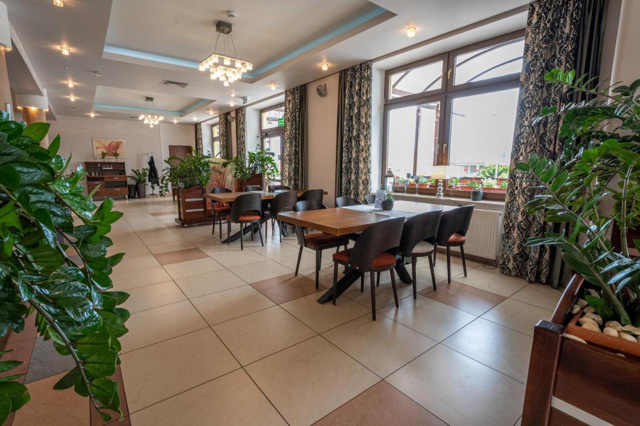Hotel Szelcow Lesko Eksteriør billede