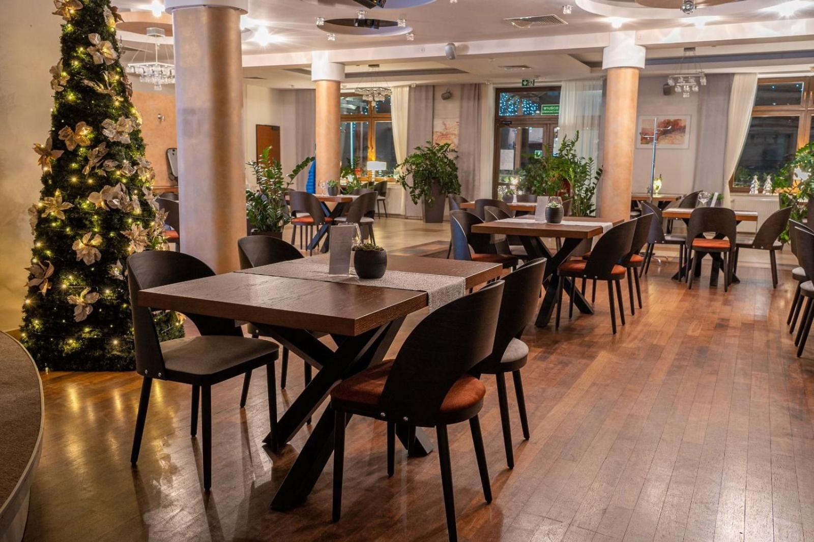 Hotel Szelcow Lesko Eksteriør billede