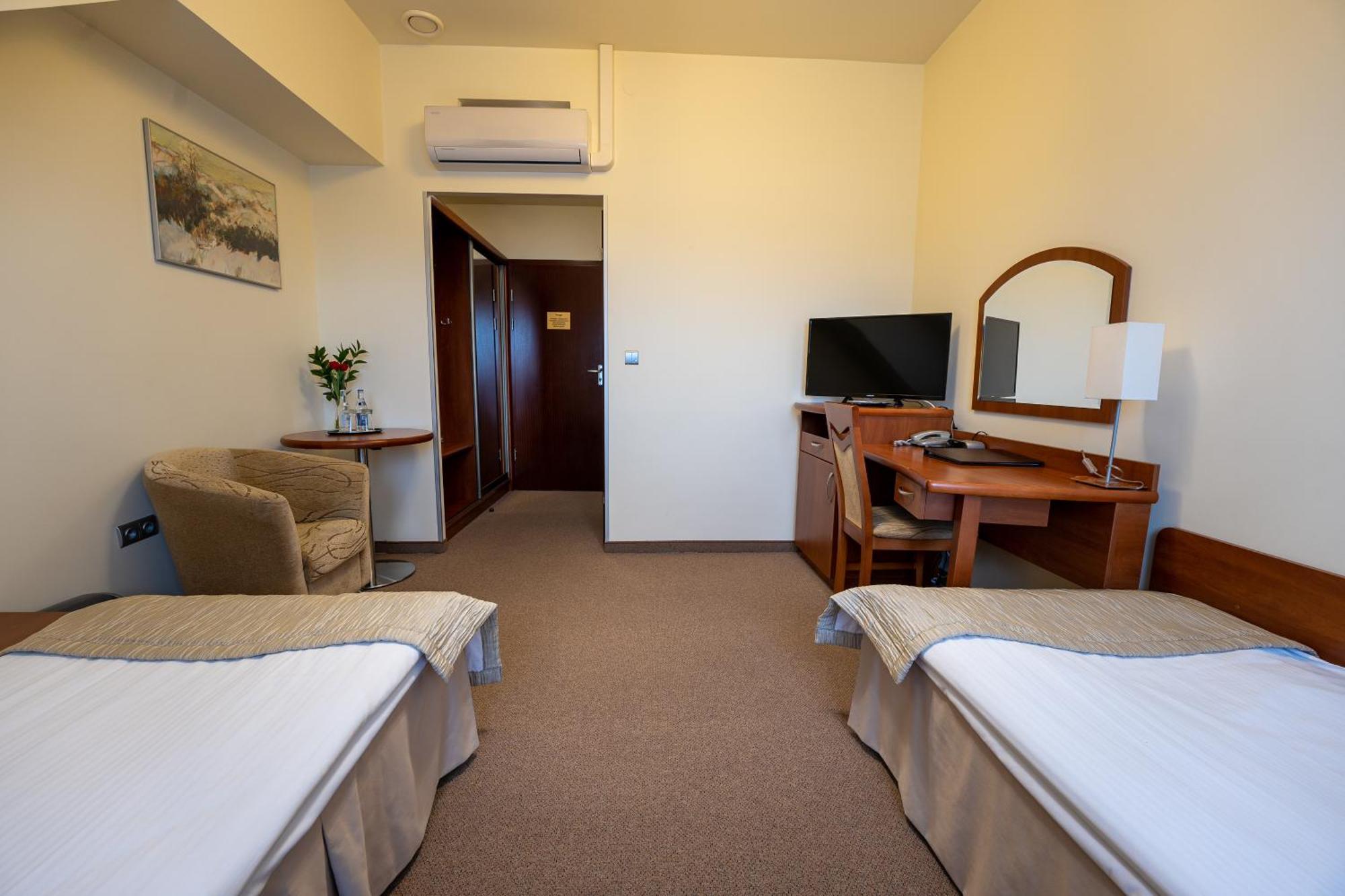 Hotel Szelcow Lesko Eksteriør billede